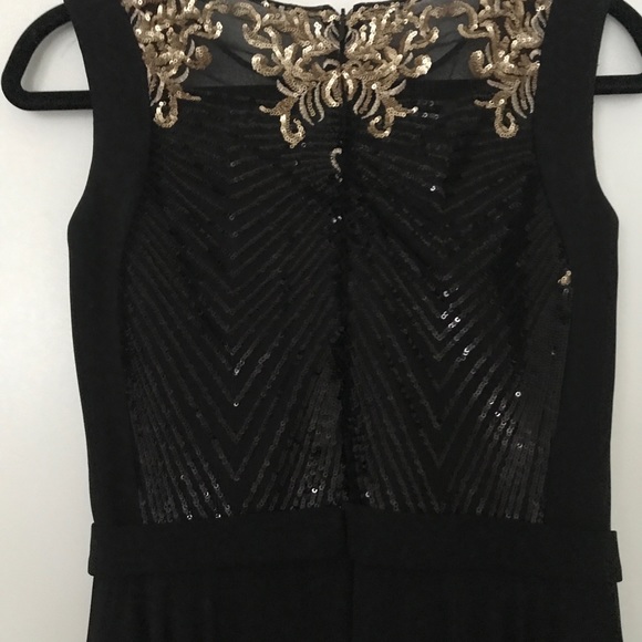 Black and gold gown - Picture 5 of 8